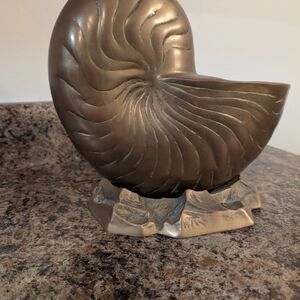 Elegant Large Shell Brass Planter EXCELLENT CONDITION!